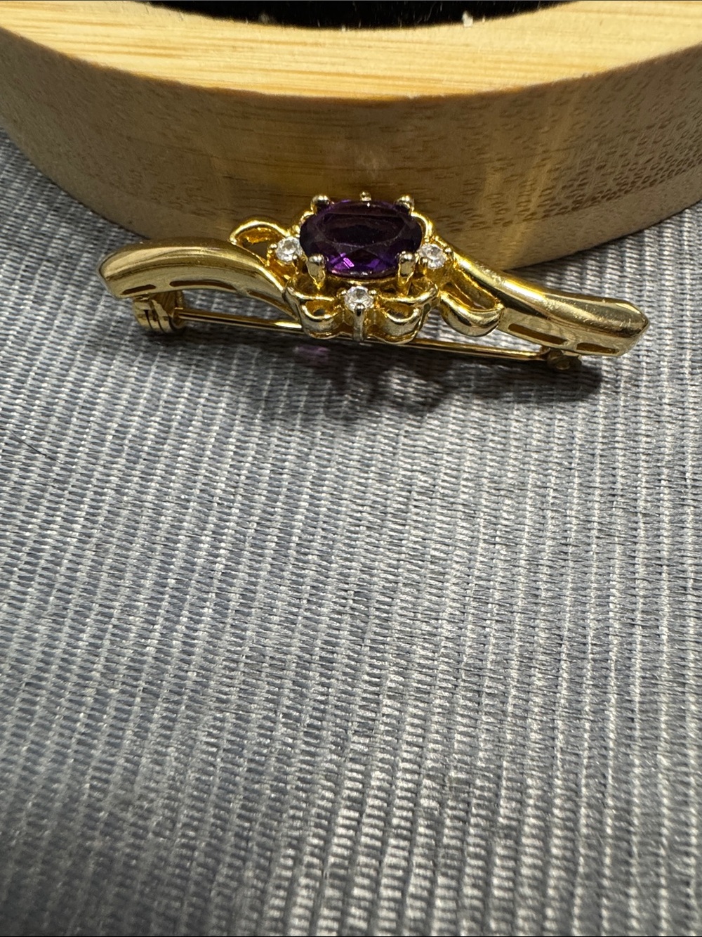 Source Unknown Gold-Tone Brooch with Purple Stone